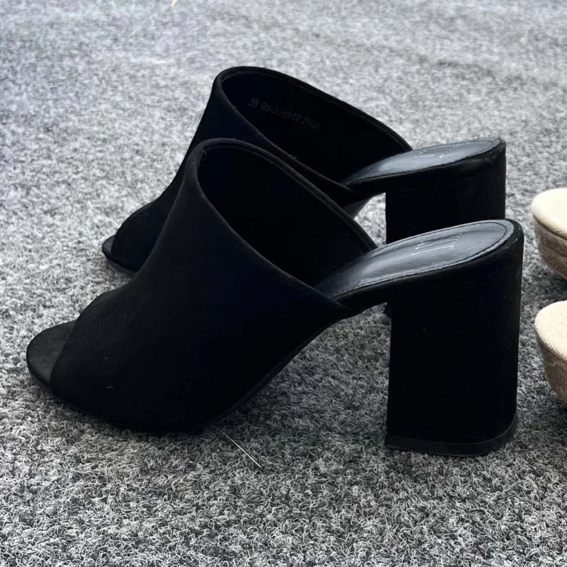 Svarta slipin klackar 