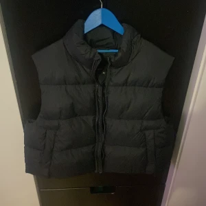 Helt ny väst från lager 157 - Helt ny