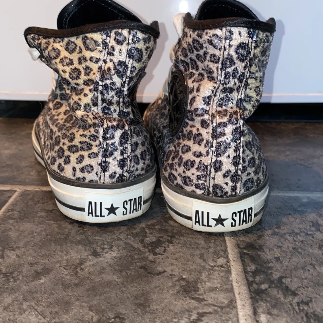 Svart/vita/glittriga paljetter leopard Converse - 92