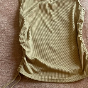 Beich topp - Använt en gång har en olja fläck som kan gå bort med tvål! ❤️