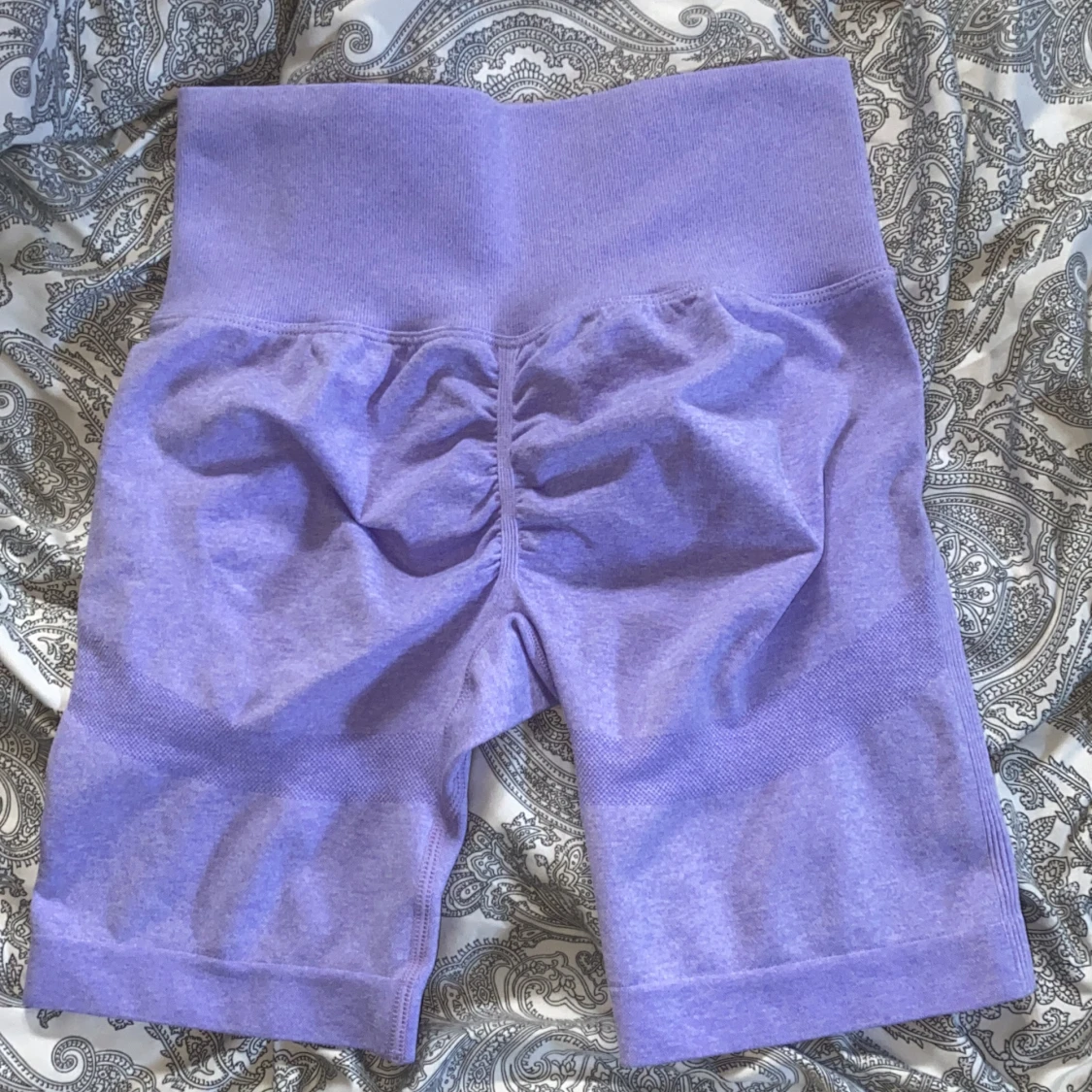 Tränings scrunch shorts