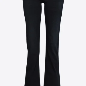 Svarta LTB jeans  - Säljer mina sjukt snygga Ltb jenas då dom har blivit för stora för mig, ändast andvända ett fåtal gånger och i mycket bra skick, skriv privat för mer bilder Original pris: över 900kr på about you