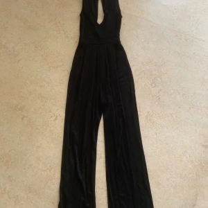 Jumpsuit - Jumpsuit worn once Perfect for business or black tie