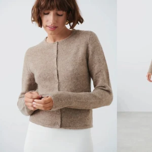 Kofta i mohair - Oanvänd!  Storlek S Sitter Såå fint och materialet är så lyxigt 🩷 Passar båda en M & S