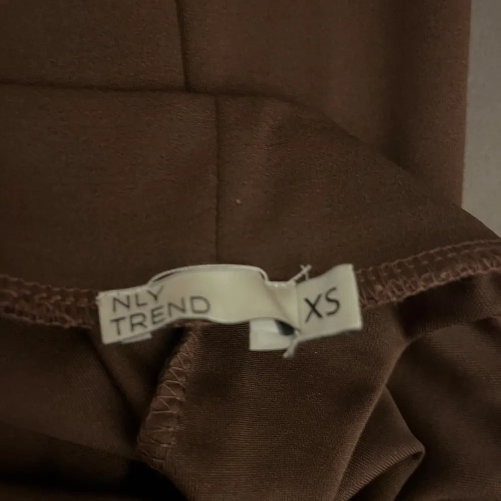 Byxor från Nellys egna märke i storlek xs. Aldrig använda💞 Köparen står för frakt . Jeans & Byxor.