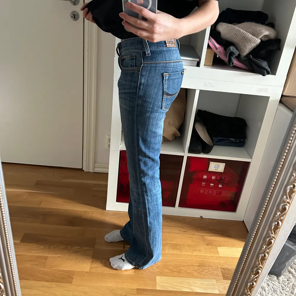 Lee bootcut jeans, mått: 75cm Inneben och 37cm midja . Jeans & Byxor.