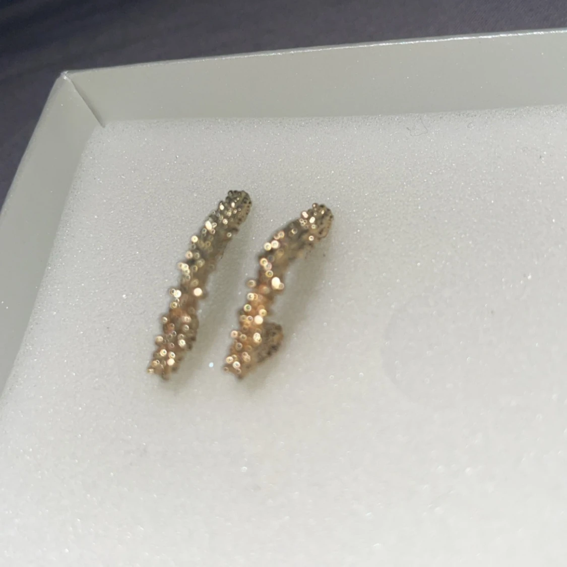 Tjocka guldiga örhängen ! - 91