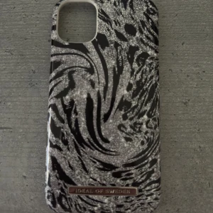 mobilskal - Aldrig använt, säljer för att skalet inte passar till min mobil!! iPhone 11💞