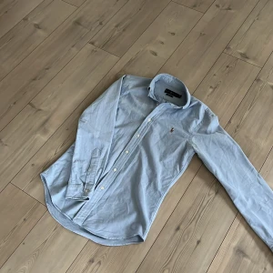Ralph lauren skjorta  - Ralph lauren skjorta i storlek S, väldigt fint skick 