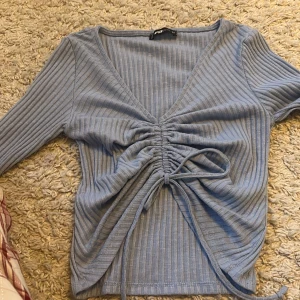 Tröja - Säljer denna tröja då den ej kommer till användning längre! Bris kan diskuteras