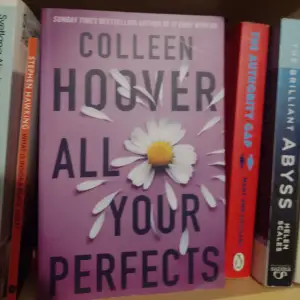 All your perfects av Colleen Hoover. Eng text. Superfint skick och inte bruten rygg. Populär booktok-bok som köptes för 150 kr men säljer för 80:)
