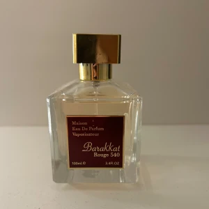 Dupe på Baccarat Rouge  - Dupe på Baccarat rouge från DUPES.SE Endast provad, doften passar inte mig därav säljs den 100ml Nypris 389kr