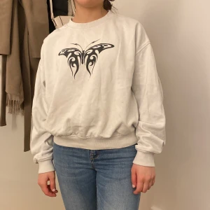 Sweater - Använt ett par gånger men är fortfarande perfekt och skön