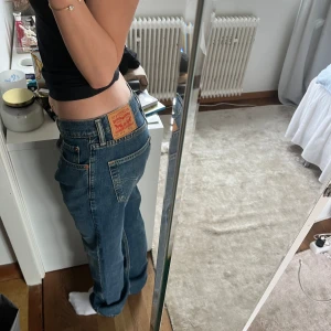 Levis jeans - Snygga blå Levis jeans i boyfrind modell, är 164 lång💕💕