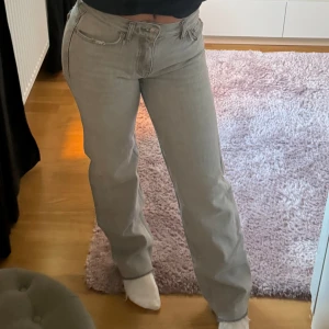 Low waist jeans  - Superfina low waist jeans💕💕 Superskick!! Lite för långa för mig som är 157cm. 