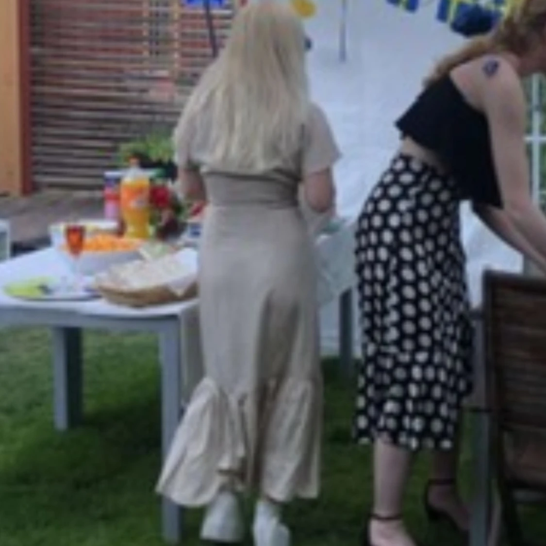 Fin beige långklänning  - 91