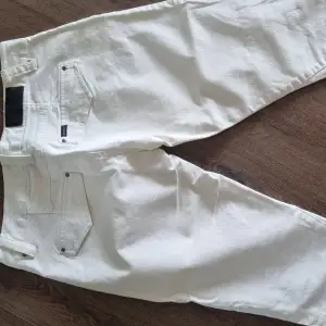 Fina fräscha capri jeans