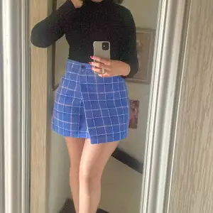 Clueless inspirerad kjol från envii🥰aldrig använd så prislappen finns kvar !! 
