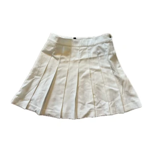 Tenniskjol - Söt tenniskjol från h&m. Mycket bra skick 💕 Storlek 36