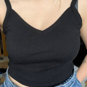 Rubbar linne - Monki, knappt använd.