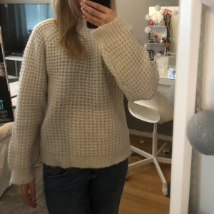 Basic stickad tröja - Använd fåtal gånger, köpt från lager 157 och är i storlek xs/xxs. 