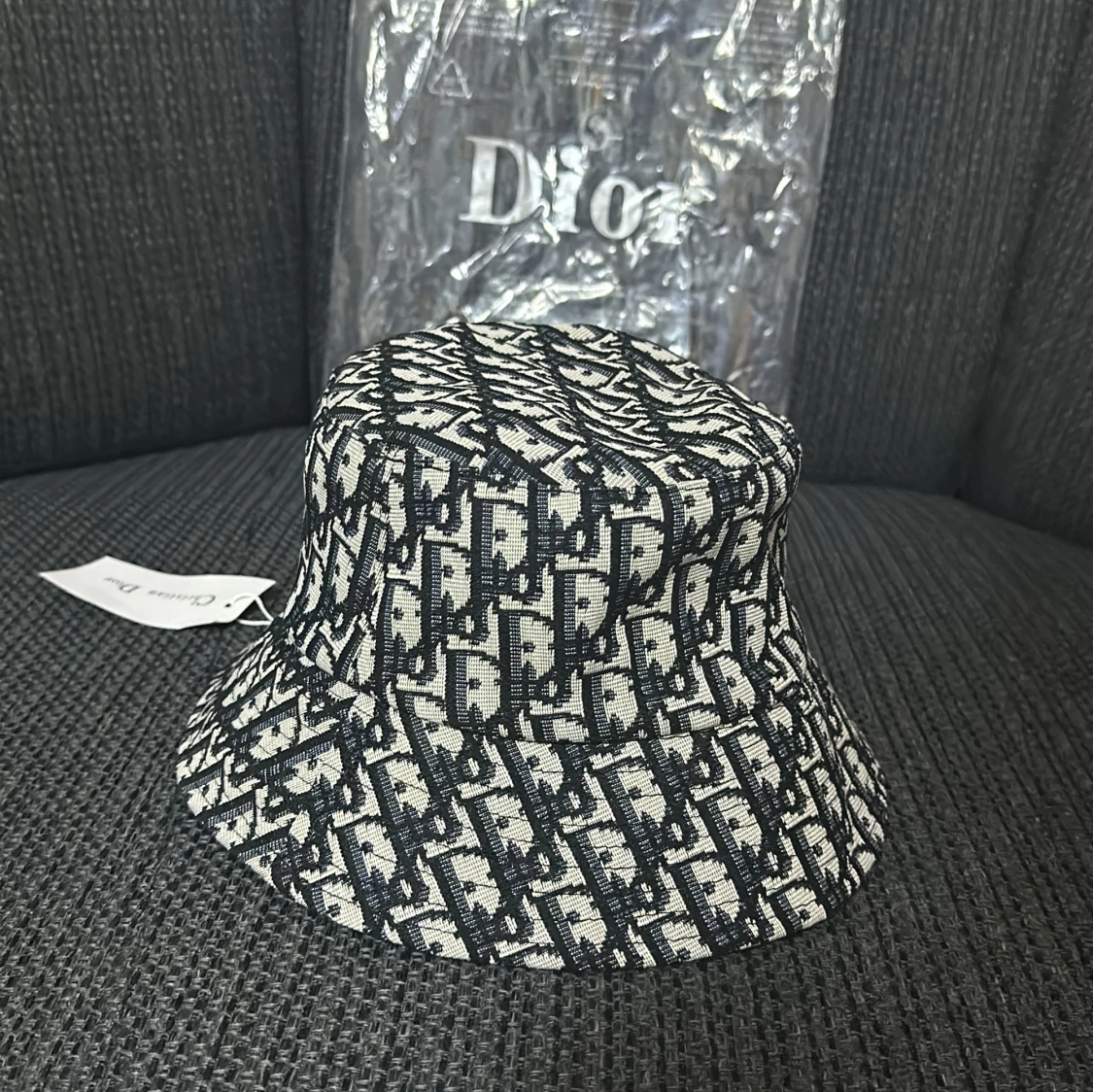 dior bucket hat