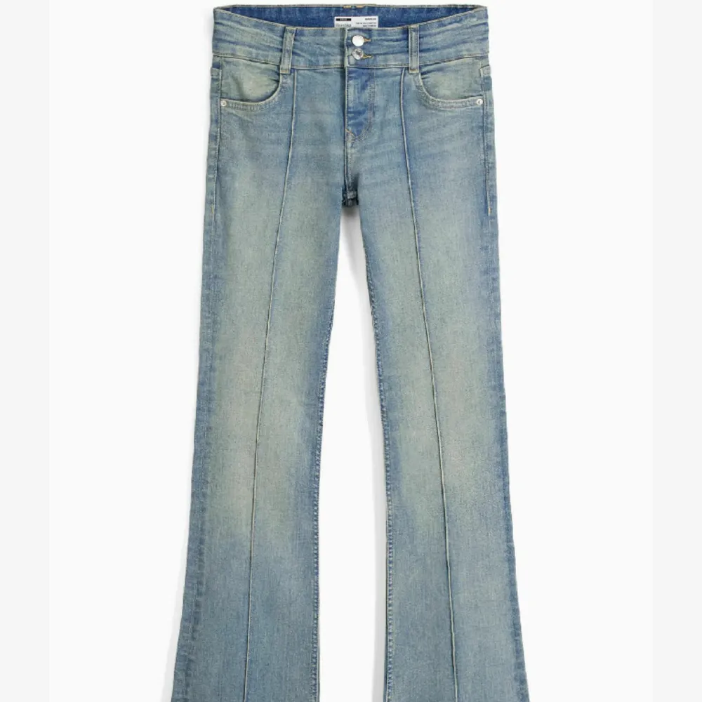 söker dessa bershka jeans i strolek 38 elr 40?. Jeans & Byxor.