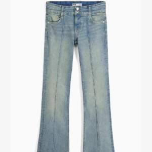 söker dessa bershka jeans i strolek 38 elr 40?
