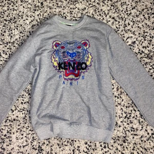Kenzo  - Kenzo tröja som inte används. 
