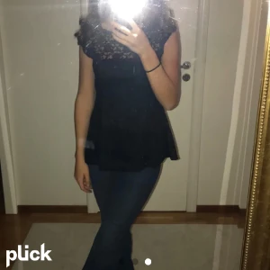 Spetstopp - Superfin topp från gina tricot som tyvärr inte kommer till användning längre. Storlek m men skulle säga att den passar lika bra på s.