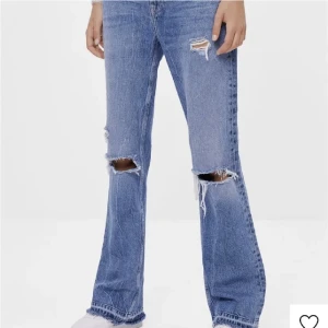 Jeans - Jeans från bershka! Storlek 34 i bra skick!!❤️