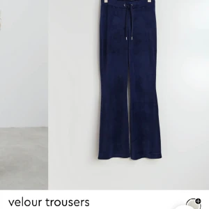 Velour byxor  - Mörkblåa velour byxor från Gina Tricot i storlek xxs men passar xs/s. 