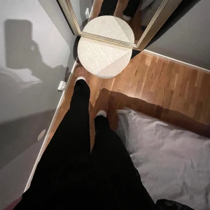 Kostymbyxor - Säljer dessa kostymbyxor från Bikbok då de blivit lite för små men älskar de egentligen!!!!! Använda men i gått skick