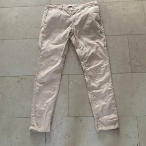 Chinos - Säljer dessa begia chinos från these glory days i jätte gått skick! Strl 50 