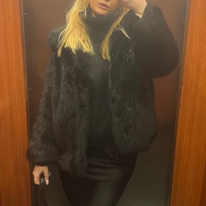 Fuskpäls jacka - I jättefint skick❤️