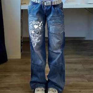 Baggy jeans användt få gånger låg midjade jeans