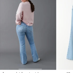 Low Waist bootcut jeans  - Low Waist bootcut jeans i ljusblått från Gina. Använd fåtal gånger och köptes för 2 månader sen. Säljer för att de är för stora för mig nu. 