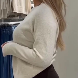 Stickad tröja, Vero Moda - Nyskick, normal i stl, kommer aldrig till användning! 