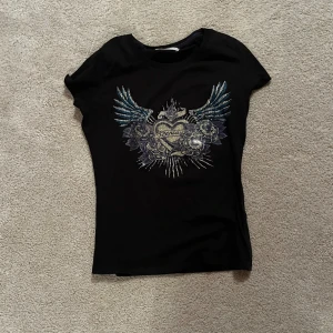 T shirt - Super fin t-shirt från replay! Kom privat vid frågor🫶 Använd gärna köp nu!