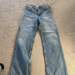 Zara jeans  - För stora för mig 🩷 Storlek 34 Kontakta vid frågor eller funderingar 🎀
