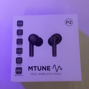 Trådlösa hörlurar  - Mtune trådlösa hörlurar , helt oanvända därmed nyskick , köpta för 1000 kr och hörlurarna säljs nu för 400 kr, pris kan diskuteras