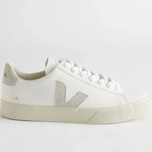 Veja skor - Intressekoll på dessa Veja sneakers i storlek 38! Använda en dag på studenten och aldrig igen.  Som nya