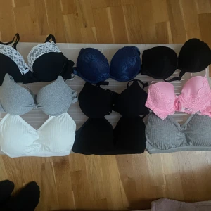 Bh  - Säljes flera olika bh ar i storlekar mellan A-C. De är från olika ställen och säljes för olika pris. Skriv om ni är intresserade av någon eller flera så in jag berätta de ni vill veta🤍! Alla är oanvända (nyskick). 