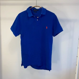 Ralph Lauren Piké  - Perfekt skick och sitter snyggt!