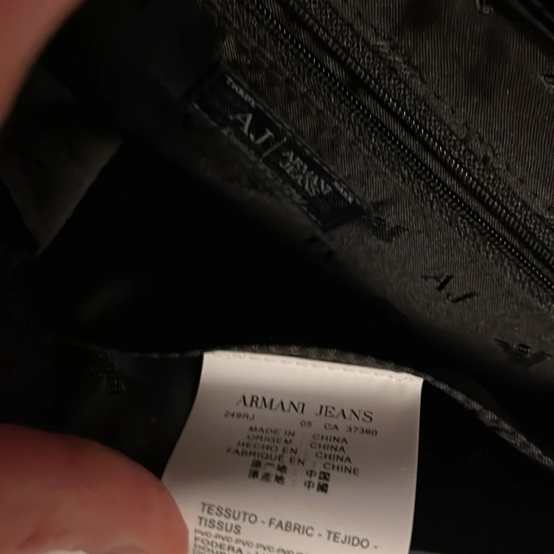 Svart Armani Jeans väska  - 91