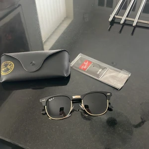 Rayban Clubmaster polariserade - Endast provat dessa i några timmar, men de passade inte mig Nypris 1700kr