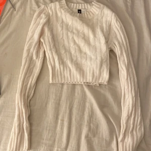 Magtröja stickad  -  En stickad magtröja från H&M tryck gärna på köp nu ❤️