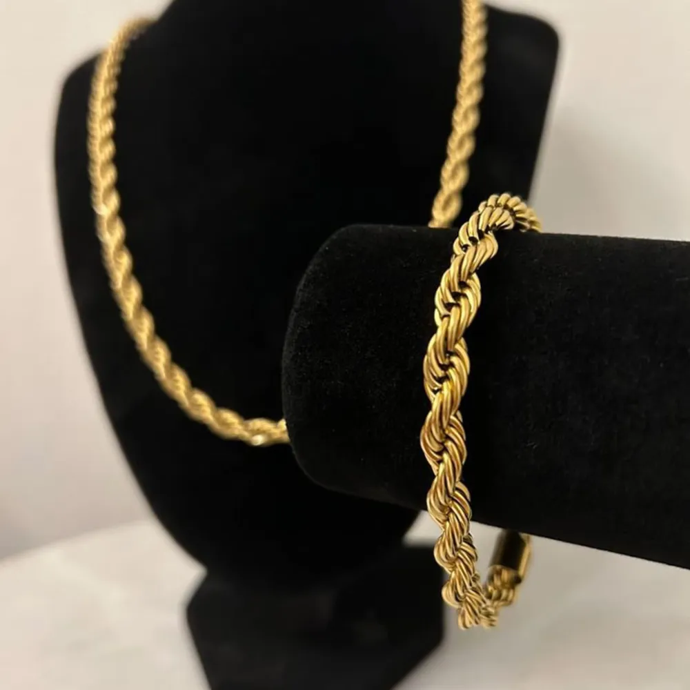 Guld /  silver 18K  Äkta Pläerade  armband och halsband i olika storlekar ✅ TikTok - Guldbutiken.se Instagram - Guldbutiken.se https://guldbutiken.store . Accessoarer.