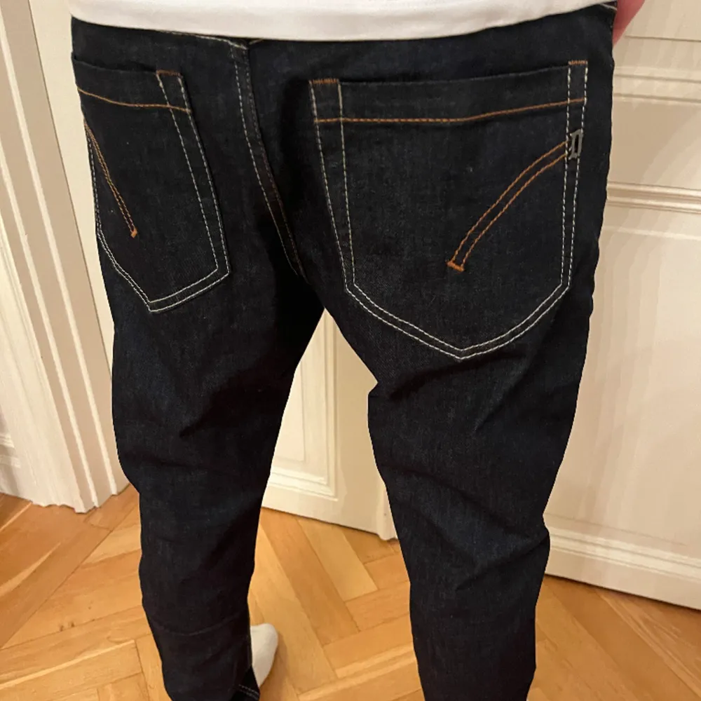 Feta Dondup jeans med modellen Liam, sjukt bra skick Nypris:3000kr Skick:9,5/10. Jeans & Byxor.