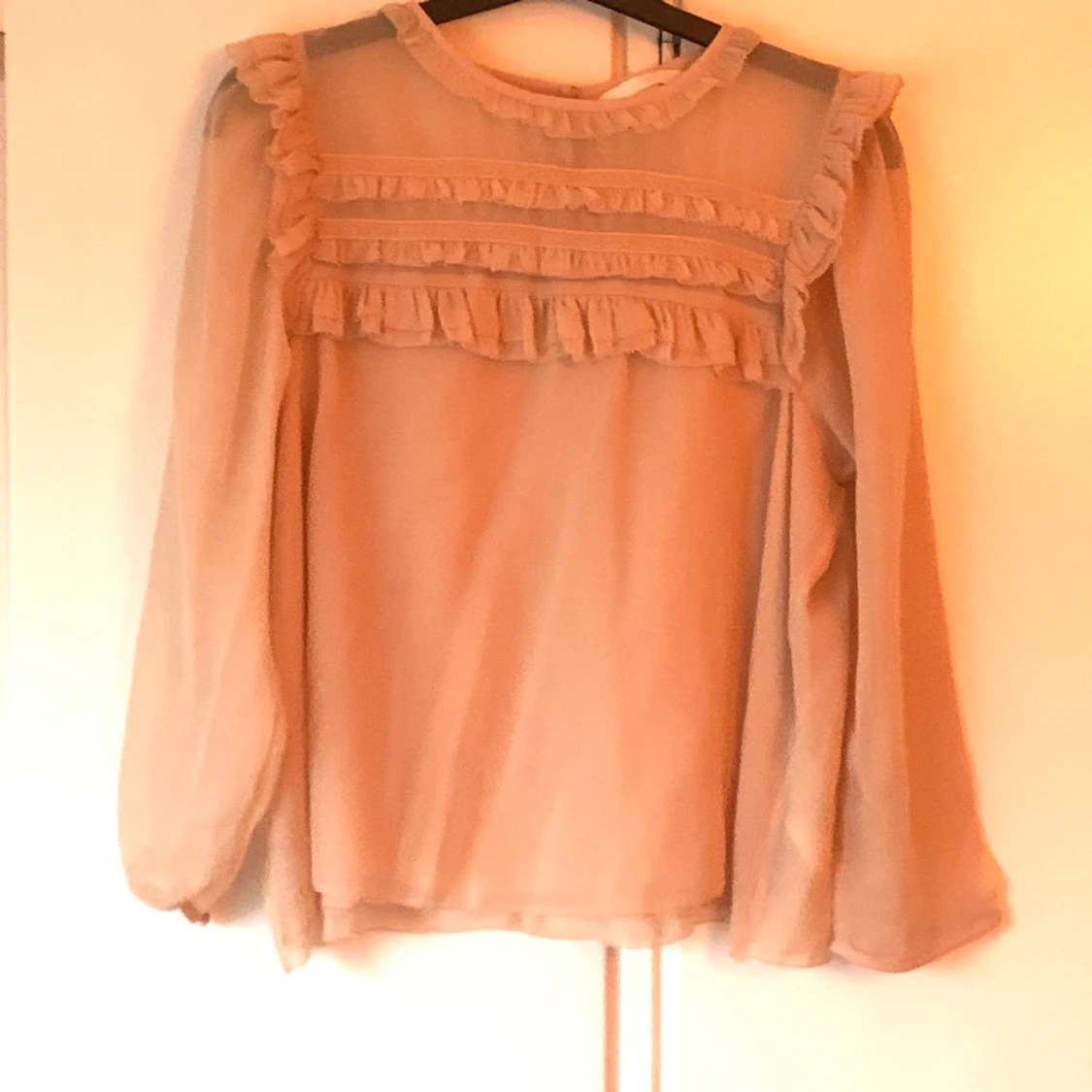 Sötaste puderrosa blusen